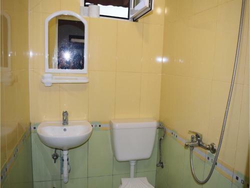 Five-bedroom Holiday Home In Lozenets