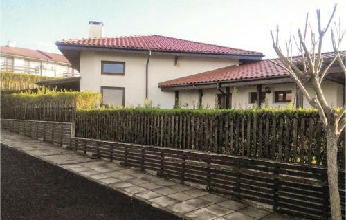 Three-bedroom Holiday Home In Lozenets
