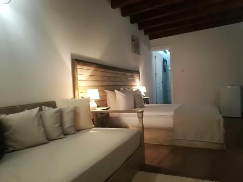 Hostal Manoleva House