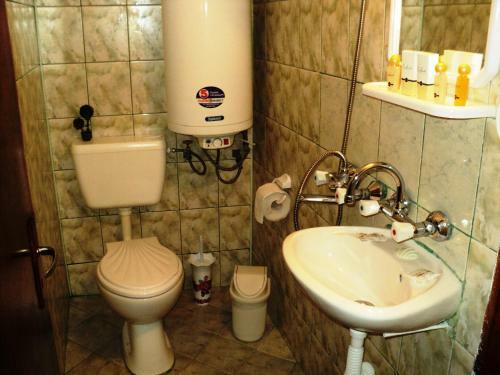Hostal Guest Rooms Kostovi