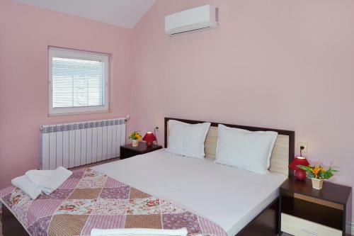 Feniks Apartments