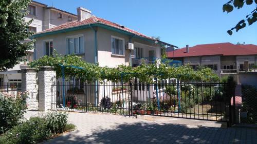 Hostal Pansionat On The Sea