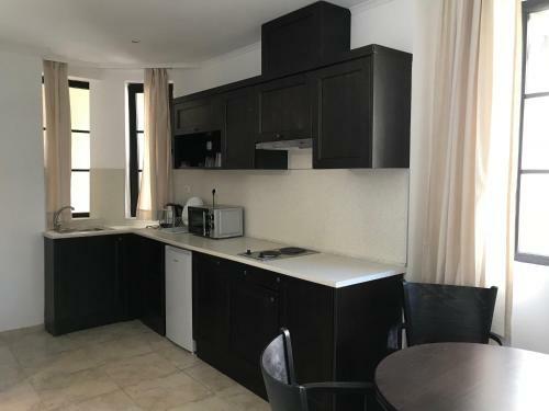 Pearl Beach Apartments In The Cliff Resort