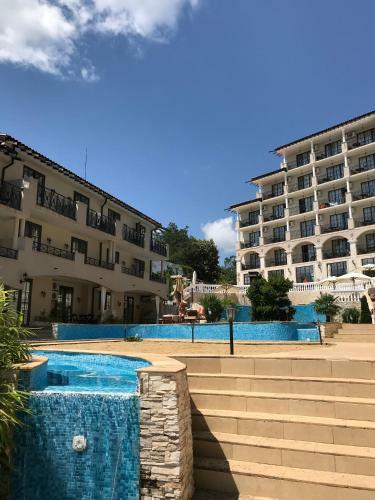 Pearl Beach Apartments In The Cliff Resort