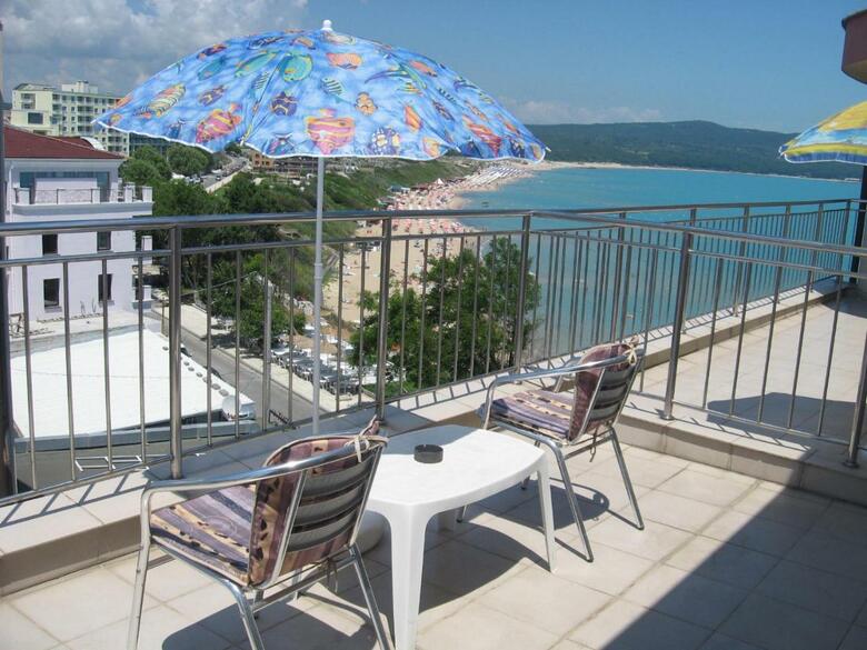 Hostal Dobrevi Guest House