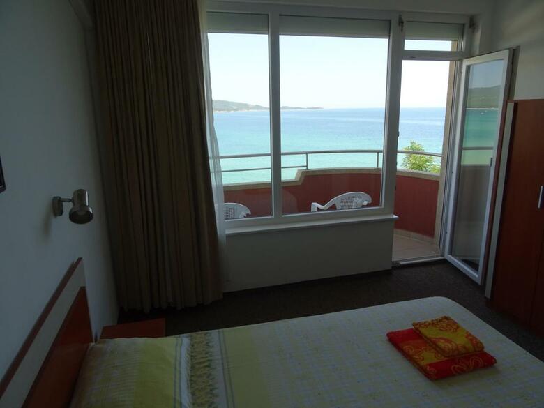 Hostal Dobrevi Guest House