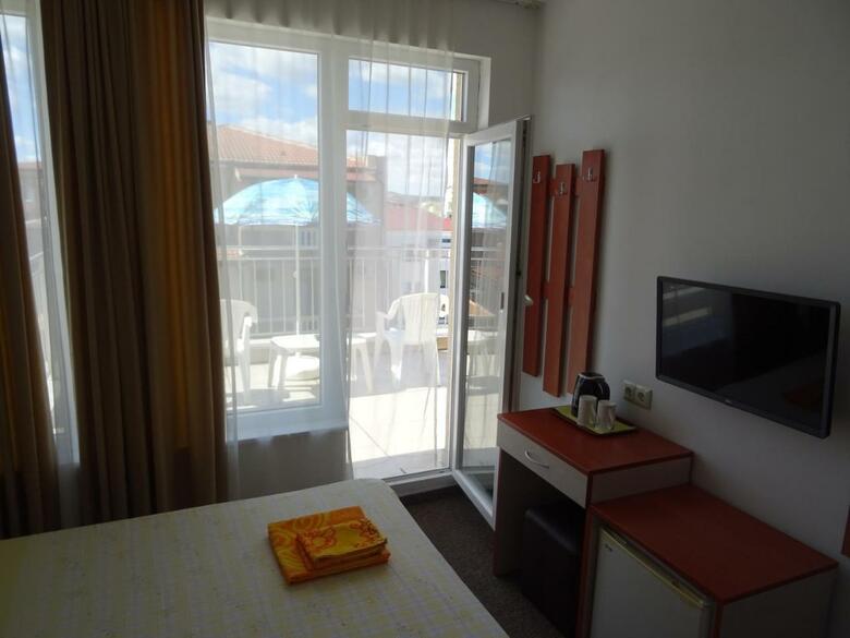 Hostal Dobrevi Guest House