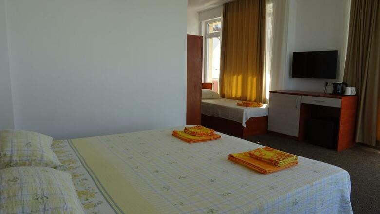 Hostal Dobrevi Guest House