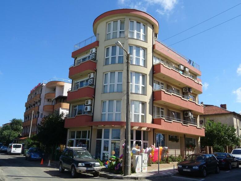 Hostal Dobrevi Guest House
