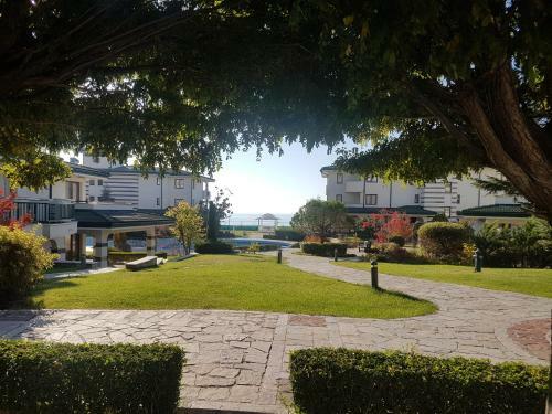 Hotel Emerald Beach Resort & Spa