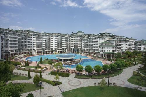 Hotel Emerald Beach Resort & Spa