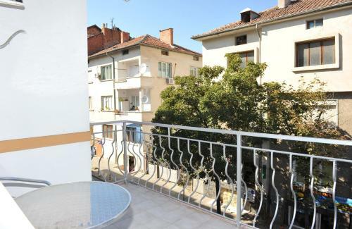 Family Hotel Blazhi
