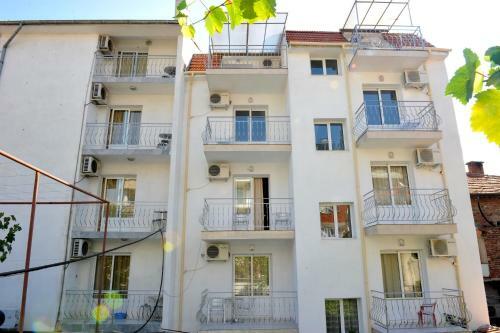 Family Hotel Blazhi