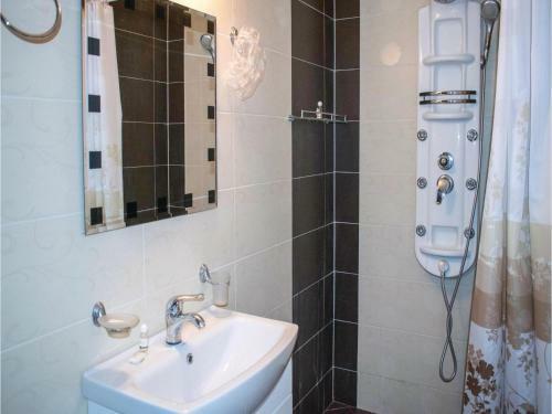 Two-bedroom Apartment In Sinemorets