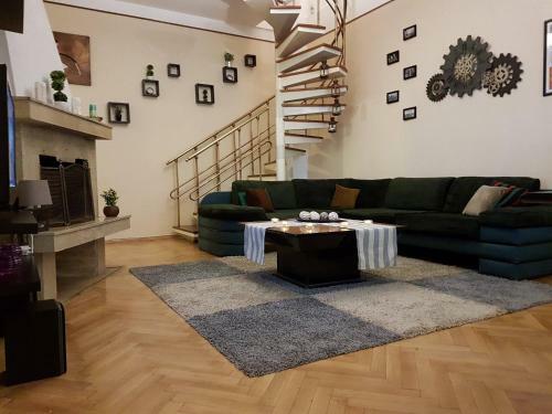 Apartamento Penthouse Dondukov