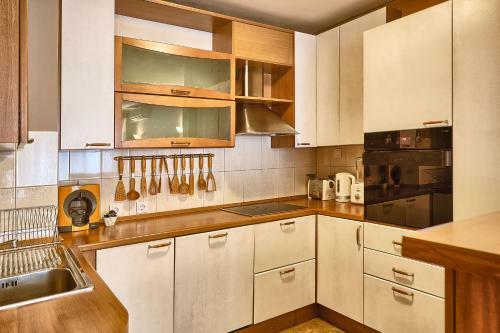 Baratero City Corner Apartments