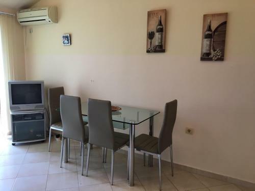 Sunrise One-bedroom Apartments