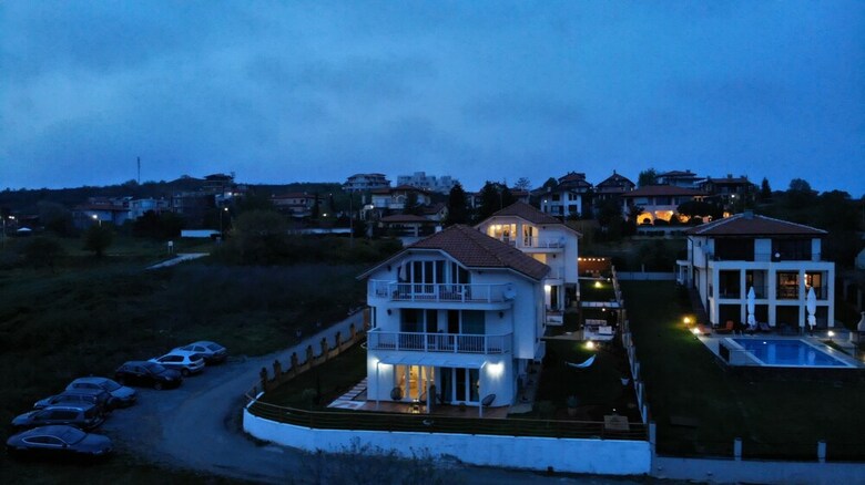 Casa De Oro Aparthotel