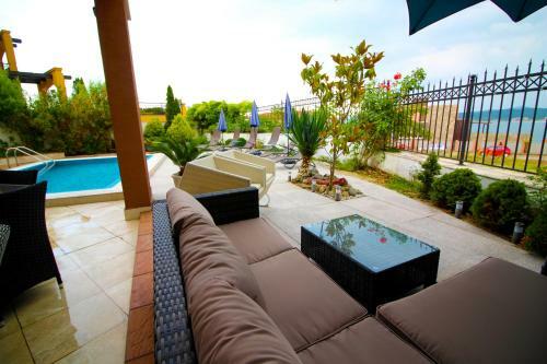 Villa Luxury House On Buzhaka