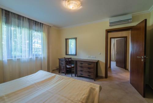 Private Apartments With Sea View In St. Marina