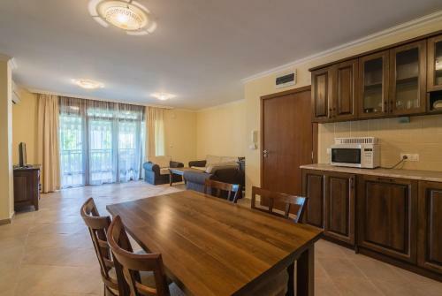 Private Apartments With Sea View In St. Marina