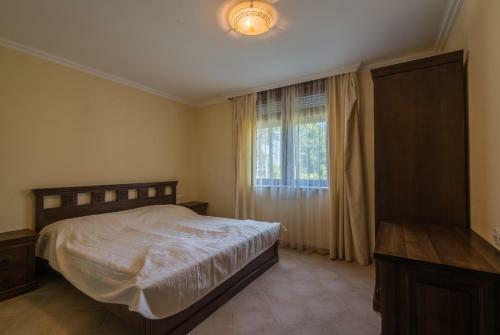 Private Apartments With Sea View In St. Marina