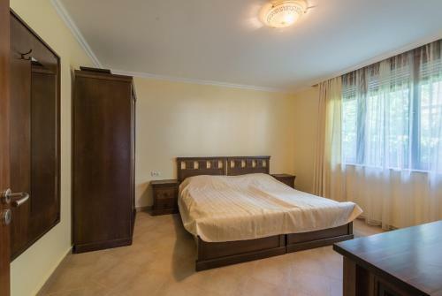 Private Apartments With Sea View In St. Marina