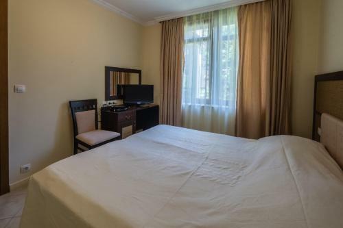 Private Apartments With Sea View In St. Marina