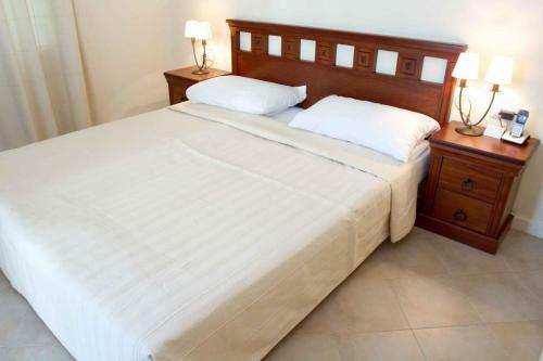 Private Apartments With Sea View In St. Marina