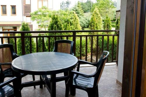 Private Apartments With Sea View In St. Marina