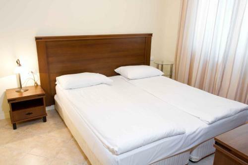 Private Apartments With Sea View In St. Marina