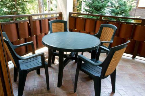 Private Apartments With Sea View In St. Marina