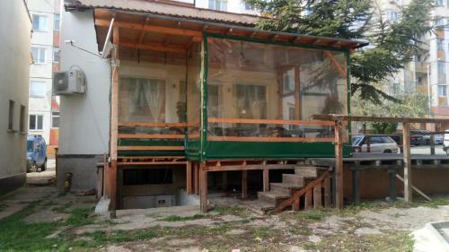 V?vasvet-sh?r?n Eood