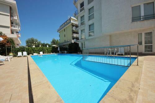 Menada Azzuro Apartments