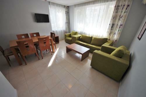 Menada Azzuro Apartments