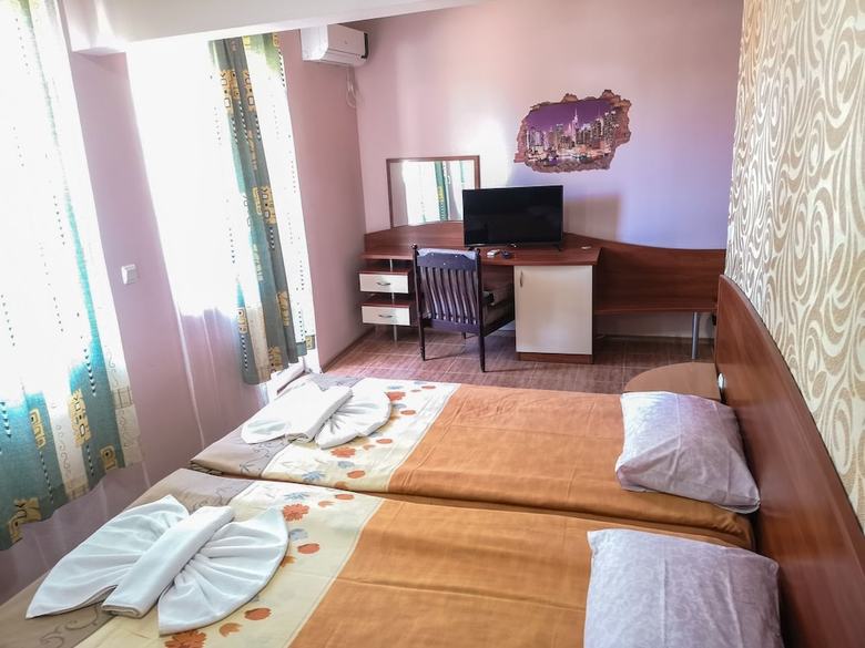 Empera Hotel