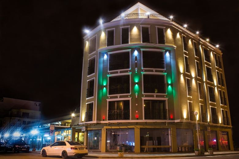 Empera Hotel
