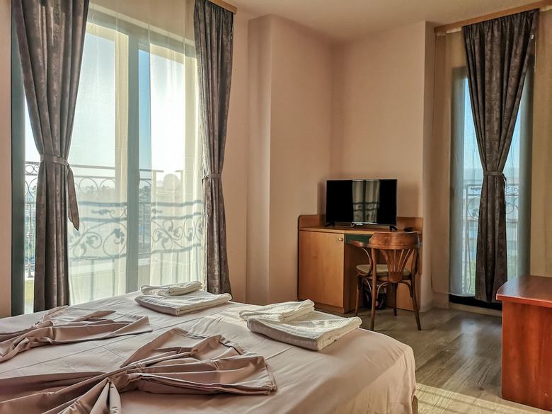 Empera Hotel