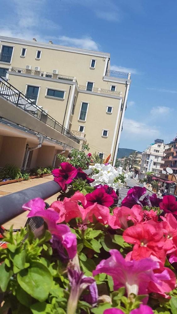 Empera Hotel