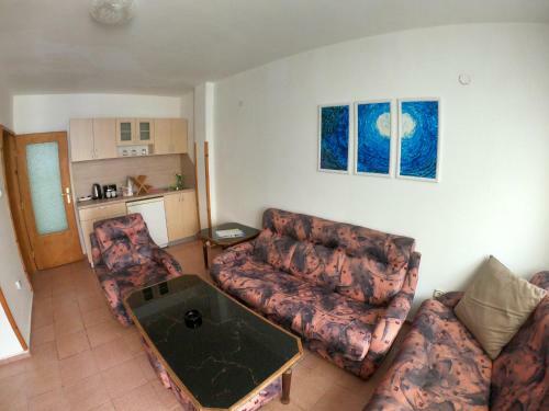 Apartment In St. Vlas With Terrace