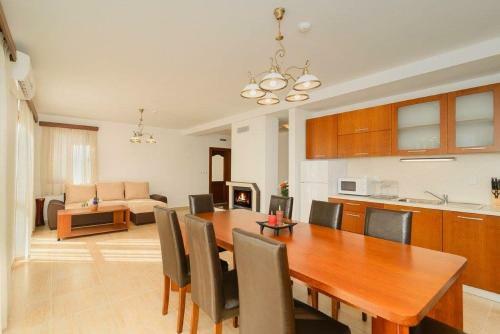 Villa Ivanovite Kashti