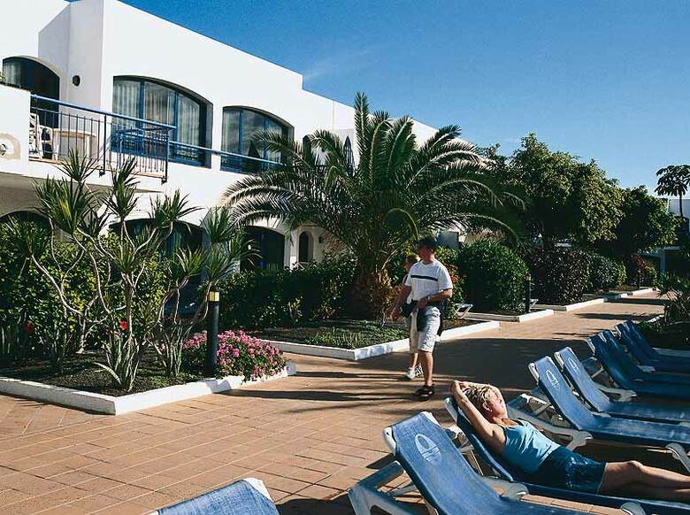 Apartamentos Las Palmeras I & II