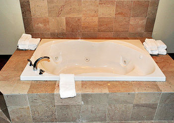 Clarion Hotel