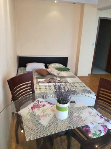 Lider Apartment Pop Hariton