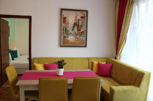 Sea Port Celebrity Apartment - Lets4holiday
