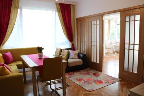 Sea Port Celebrity Apartment - Lets4holiday