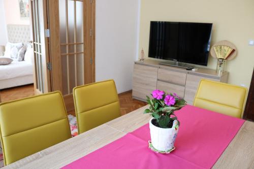 Sea Port Celebrity Apartment - Lets4holiday