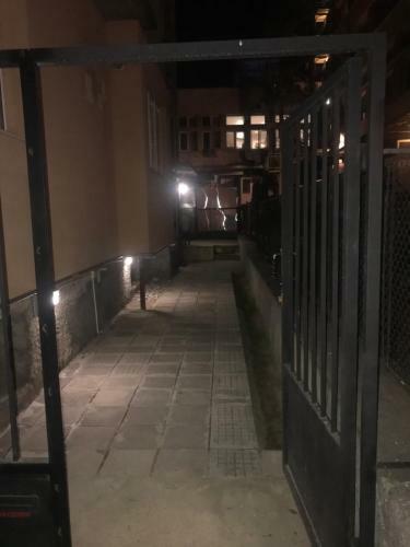 Fancy 1x Bedroom Downtown Apartment
