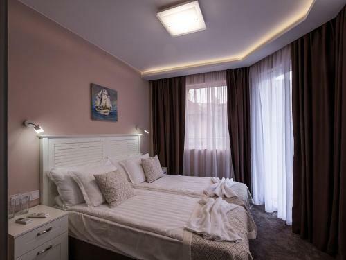 Hotel Caro Apartments & Rooms