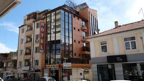 Hotel Caro Apartments & Rooms